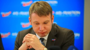 André Poggenburg sagt es durch die blaue Kornblume