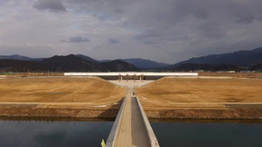 „Wenn die Erde bebt, grollen die Berge“