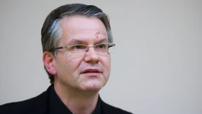 Er ist ein Prediger mit dem Holzhammer