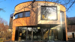 Ein Haus, das dem Lauf der Sonne folgt