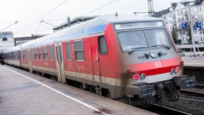 Zug auf der Fahrt nach Sylt wegen Bombendrohung evakuiert