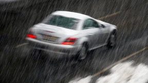 Glatte Straße meldet sich per E-Mail