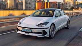 Auf einen IONIQ6 mit Technik und Motor