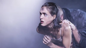 Fünf Personen suchen ein Phantom namens Rosa