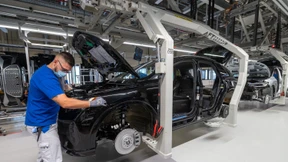 In der E-Auto-Produktion in Zwickau stehen die Bänder still