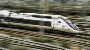 Frau bringt Baby in französischem Fernzug zur Welt