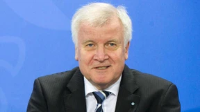 Seehofer: „Da kann ich nur noch den Kopf schütteln“