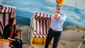 „Hoch die Tassen, nieder die Klassen“