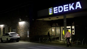 Edeka streitet mit Brauerei über Bierpreise