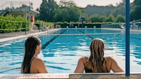Wie ein Ort sein Freibad und den Zusammenhalt rettete
