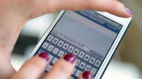 Mehr Frauen suchen Rat wegen sexualisierter Gewalt im Netz