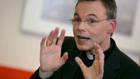 Limburger Bischof räumt Fehler ein