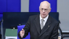 Wer soll die erste Sitzung des Parlaments leiten?