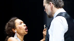 Landschaft mit Berg und Blues 