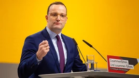 Spahn will Alter von Migranten per Ultraschall prüfen lassen
