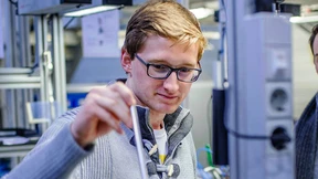 Studenten an die Maschinen!