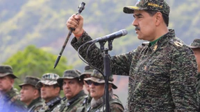 US-Kriegsschiffe in der Karibik: Marschieren die USA in Venezuela ein?