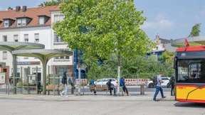 Massenschlägerei mit Hammer und Eisenstange