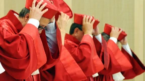 Kaum Urlaub für  die Verfassungsrichter