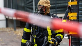 Vier Verletzte bei Brand – Lastwagen-Fahrer wird eingeklemmt und stirbt