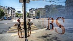 Schweizer Großbank UBS erschreckt ihre Aktionäre