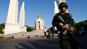 Militär untersagt Politikern  die Ausreise