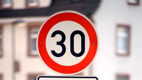 SPD und Grüne fordern Tempo 30 im Stadtverkehr