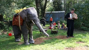 Figurentheater und Musenknutsch