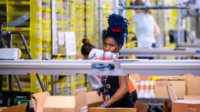 Wie Amazon seine Angestellten durch Maschinen ersetzt