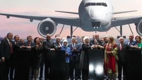 Erster Passagierflug hebt ab