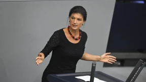 Wagenknecht stellt Euro infrage