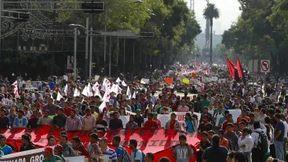 Zehntausende fordern Aufklärung