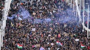 Tausende Menschen protestieren in Budapest gegen das Verbot der Pride-Paraden