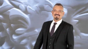 Neue Haarpracht für den Preis eines Kleinwagens