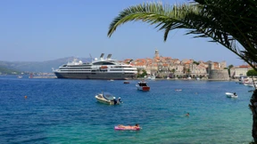 Kleines Schiff mit  französischem Charme