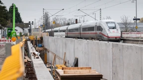 ICE-Züge müssen weiter Umwege fahren