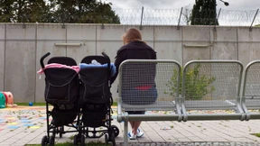 Zwischen Sandkasten und Stacheldraht