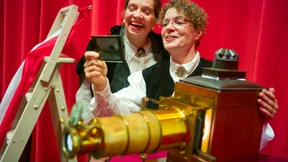 Zur Erbauung schwarze und weiße Wolken