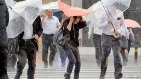 Taifun „Malaka“ bringt Erdrutsche und Überschwemmungen