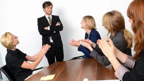 Frauen arbeiten lieber für einen Mann