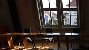 Untersuchungshäftling flieht durch Fenster von Amtsgericht