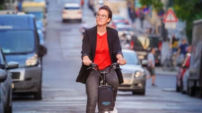 Die Verkehrswende hat noch nicht mal begonnen: Katja Diehl über ihr Buch „Autokorrektur“