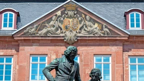 Hanauer Rathaus nach zehn Jahren wieder zugänglich