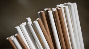 Ewigkeitschemikalien in Trinkhalmen aus Papier