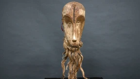 Trödelhändler versteigert afrikanische Maske für 4,2 Millionen Euro