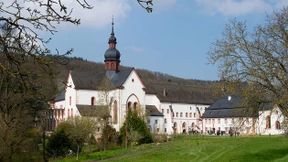 Eine Kiste Traubensaft zum Geburtstag des „Führers“