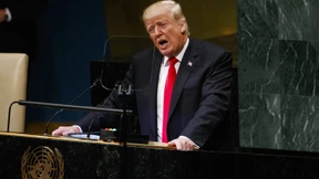 Trump teilt munter aus