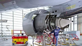 MTU Aero muss ersten Verlust ausweisen