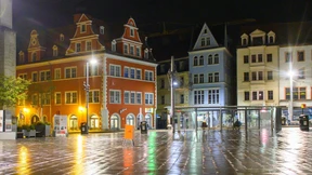 Schwere Explosion in Toilette womöglich mit Spraydosen herbeigeführt
