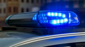 Verkehrsrowdys behindern Polizisten